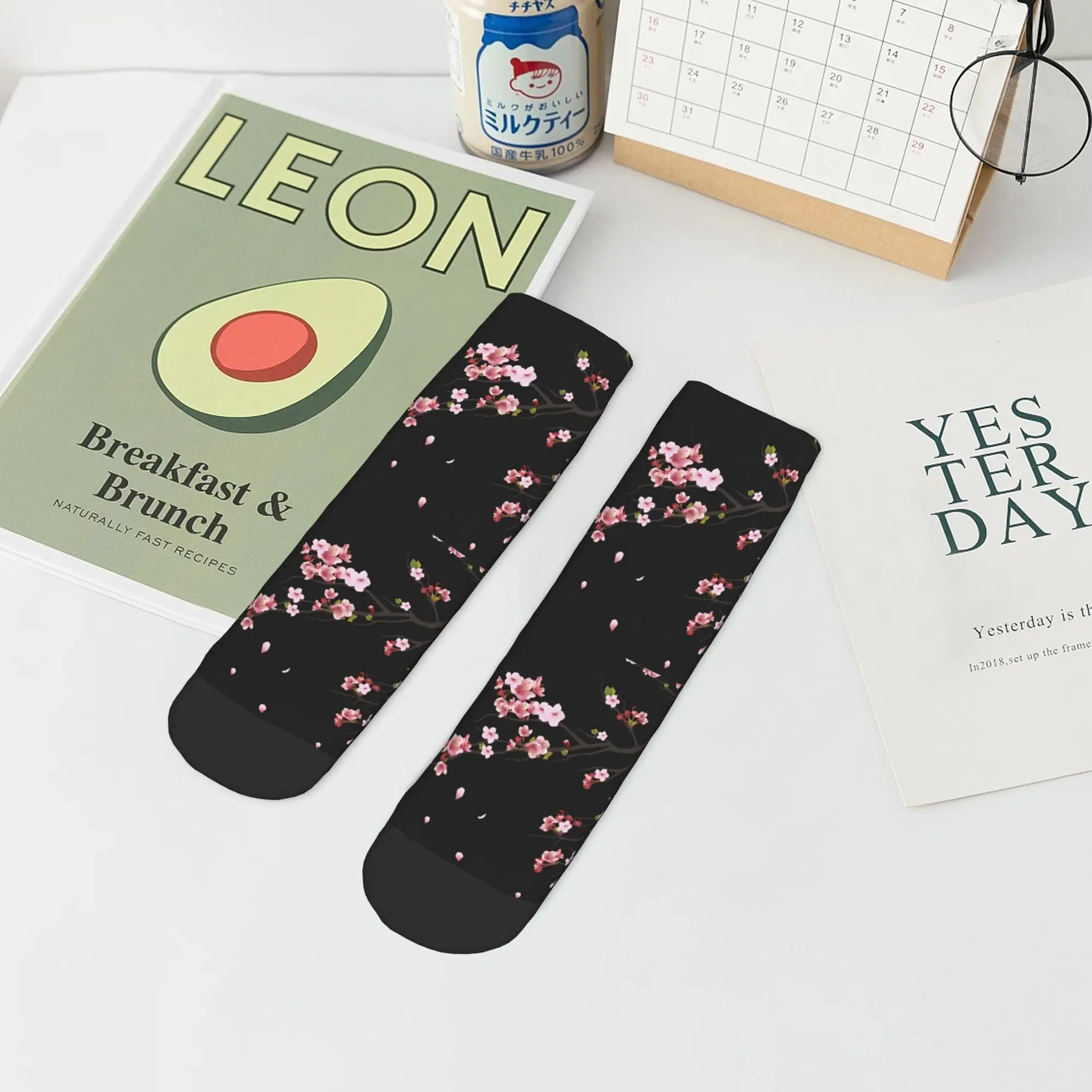 Calzini giapponesi con motivo fiori di ciliegio per tutte le stagioni Calzini Harajuku che assorbono il sudore Calze alla moda per uomini e donne Regali