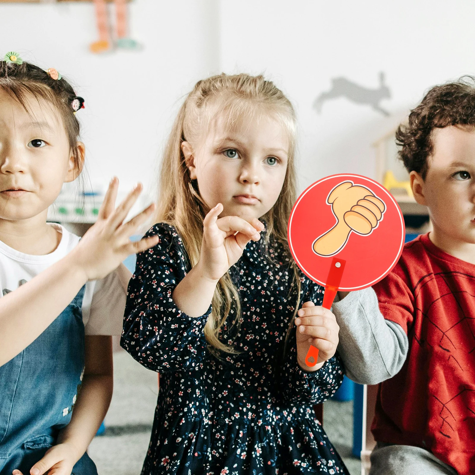 

Hand Holding Sign Hand-raising Teaching Aids Primary School Plastic Auction Paddles