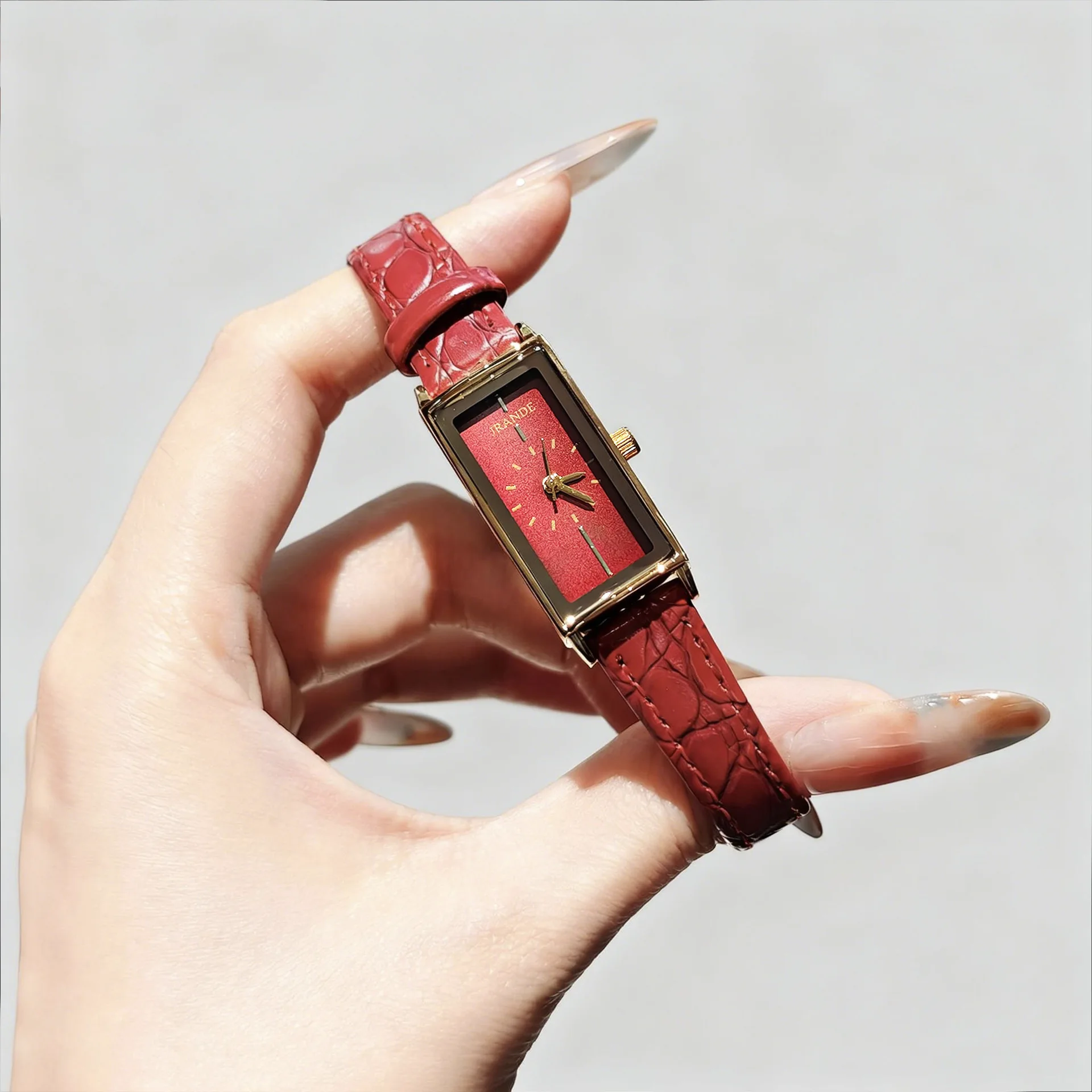 New Women'S Watch, High-End Vintage Red Watch, Fashionable Quartz Wristwatch, Creative Gift For Women, Unique Timepiece.