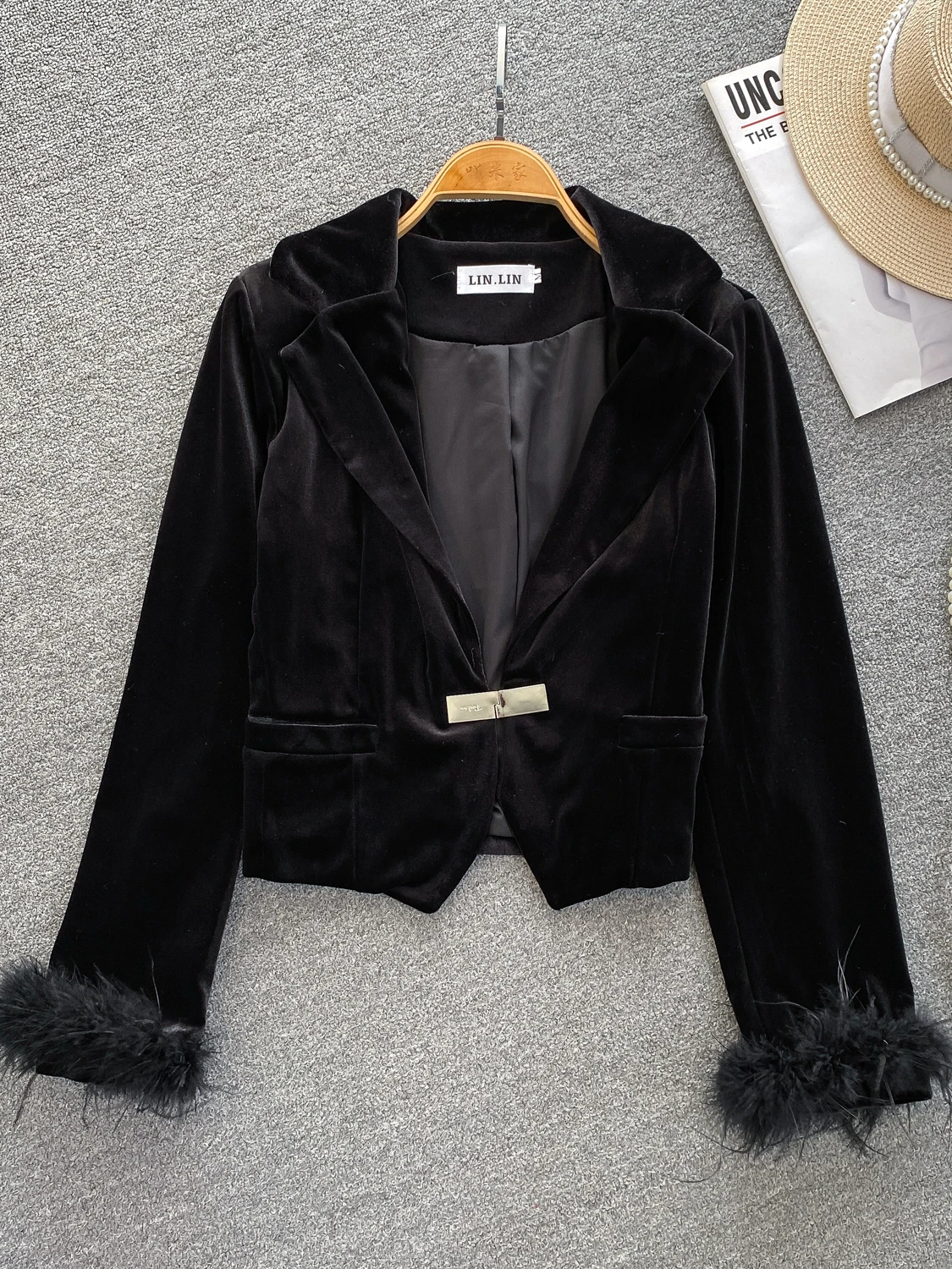 

Модный металлический длинный бархатный тюре на пуговицах, женский осенне-зимний утягивающий костюм со страусиными перьями, верхняя одежда с воротником