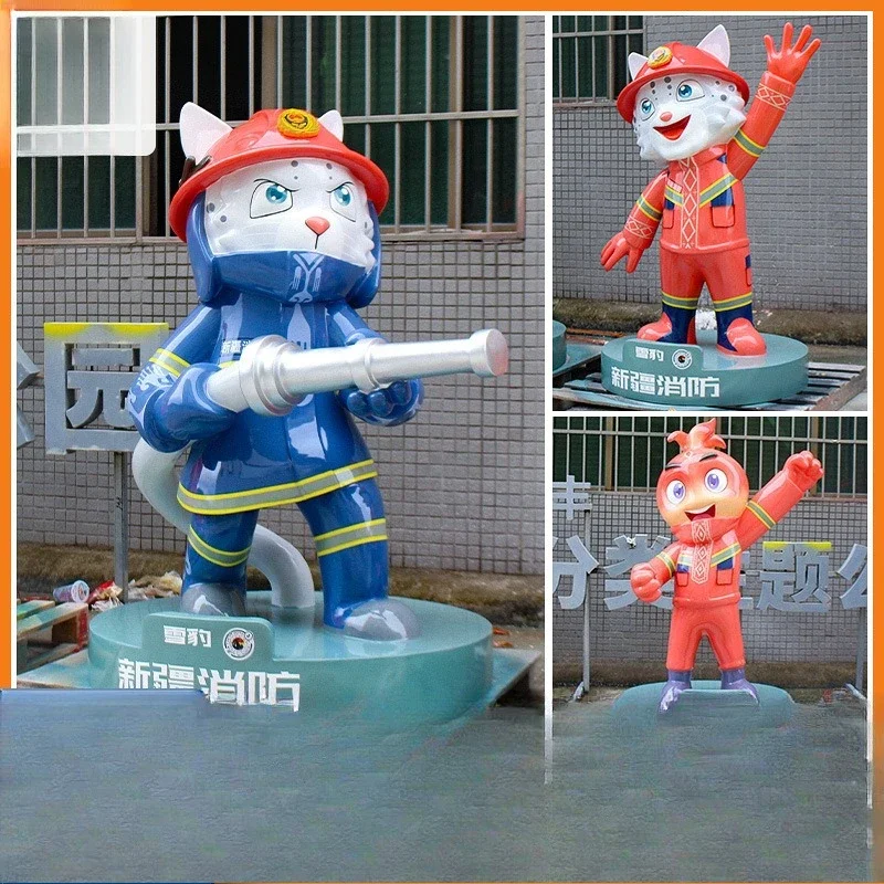 Outdoor fire culture ornaments, cartoon character ornaments, photo clock in fiberglass firefighter sculpture