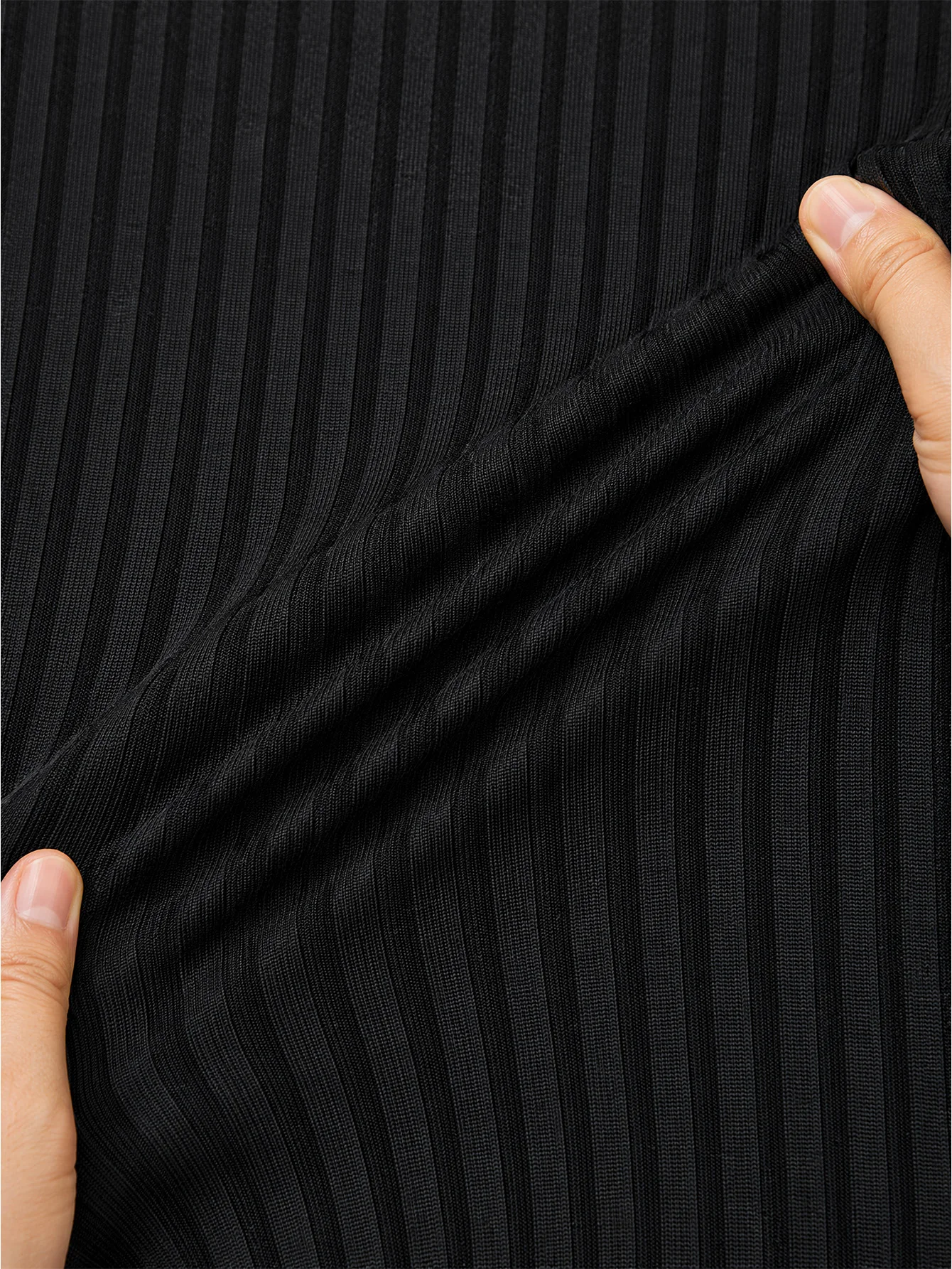 Modisches, texturiertes, vertikal geripptes Herren-Langarmshirt mit Rundhalsausschnitt, elastisches Stretch-Strickoberteil, atmungsaktives Basic-Shirt für den Streetwear-Look – Detail 7