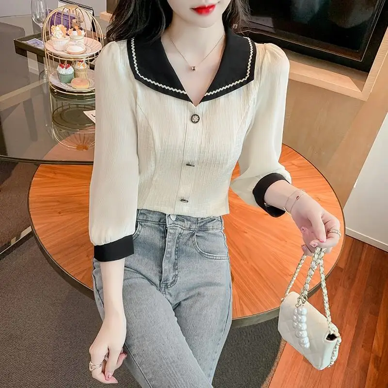 Chiffonbluse mit Puppenkragen für Damen, elegantes und stilvolles Slim-Fit-Oberteil im Herbst