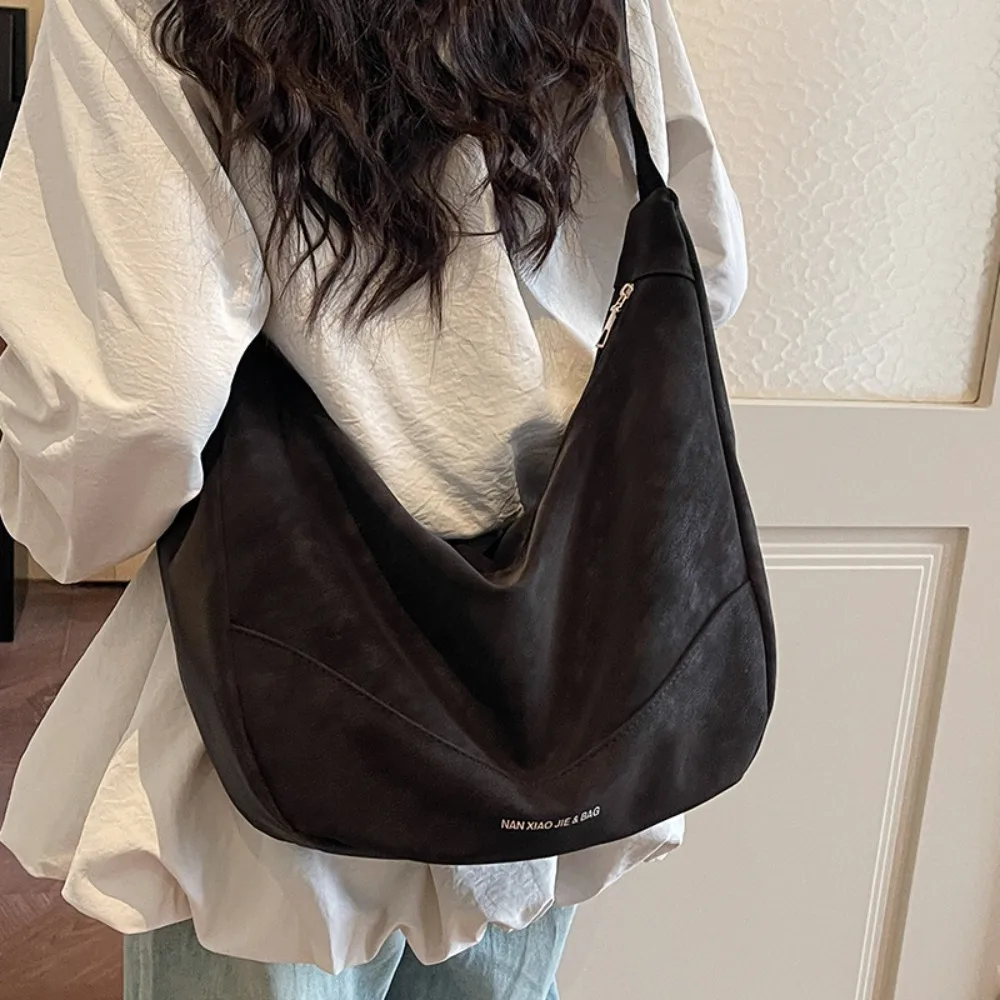

Fashion Casual PU Leather Shoulder Bag Large Capacity Zipper Commuting Bag Underarm Bags