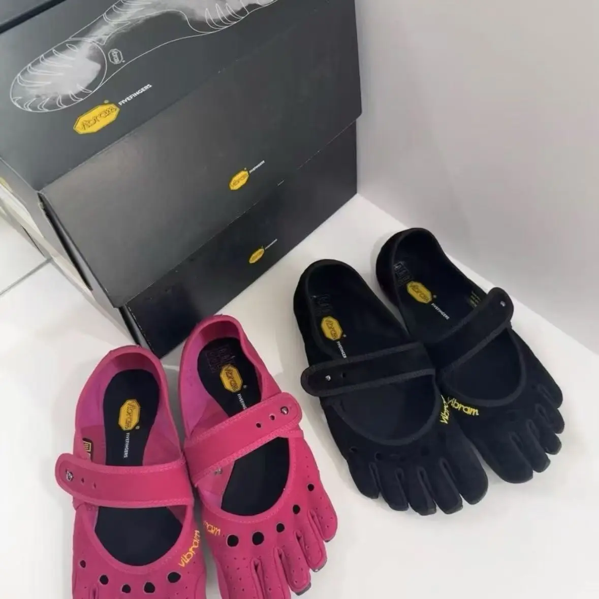 Scarpe Vibram V-Soul Fivefingers, modello Vi-B Mary Jane, scarpe sportive da donna con cinque dita, ideali per attività di fitness, danza, pilates, sia al chiuso che all’aperto, con design a dita