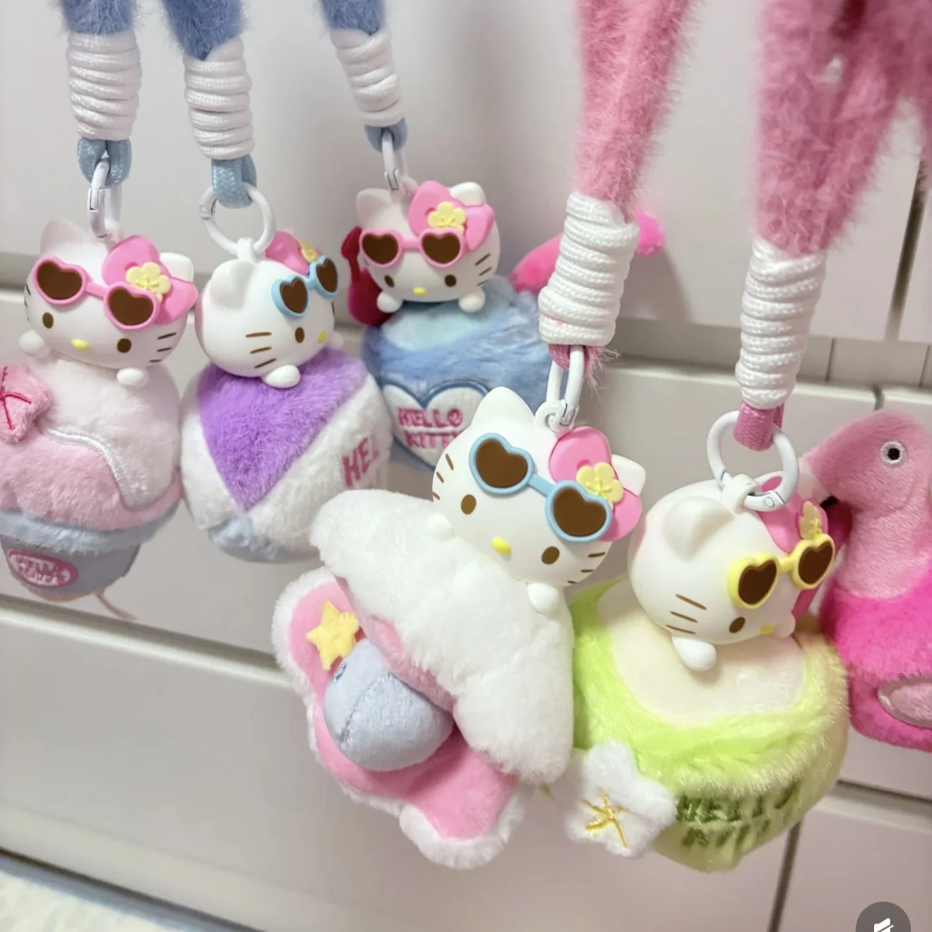 

Hello Kitty, летняя черная кожаная серия, ароматерапия, изменение цвета, слепая коробка, Kawaii, настольная модель, кулон, сюрприз, подарок на день рождения