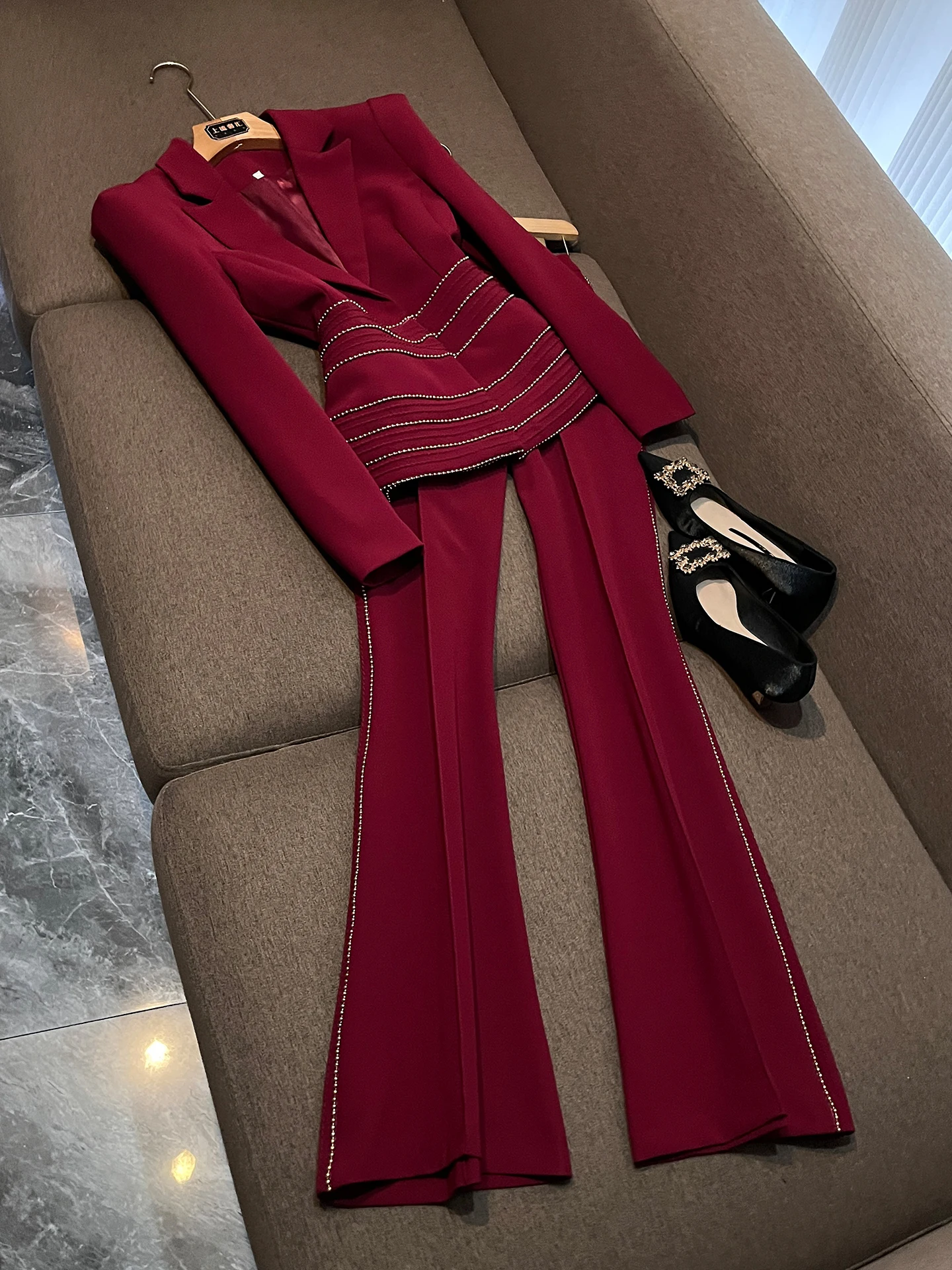 

Red Slim Fit Suit Set Women's Professional High Waist Bell Bottoms Two Piece Set Elegant Business Casual Chinese Manufacturer