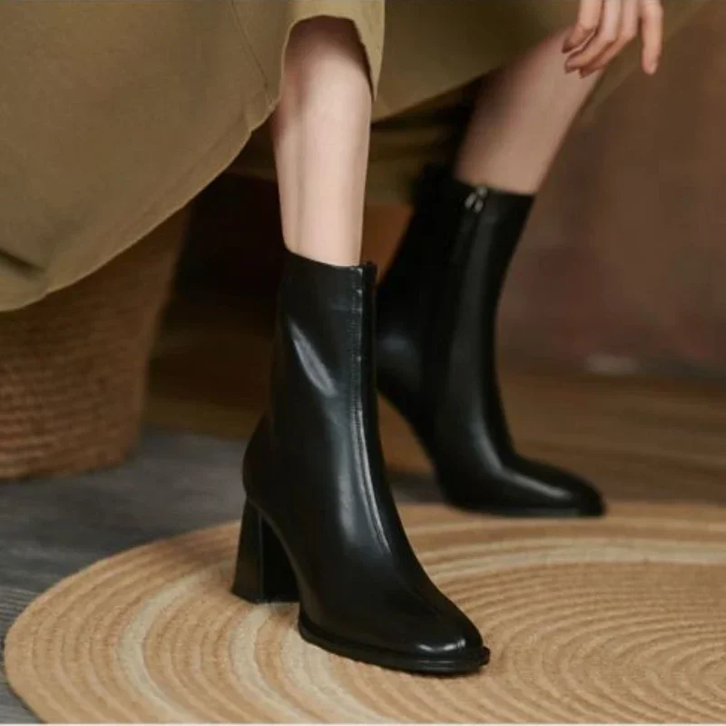 Autumn and Winter 2023 New Versatile Nude Boots Women\'s Thick Heel Side Zipper High Heel Simple Casual Square Short Boots Women