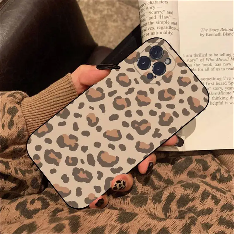 Leopard Print Phone Case For iPhone 8 7 6 6S Plus X SE 2020 XR XS 14 11 12 13 Mini Pro Max Mobile Case