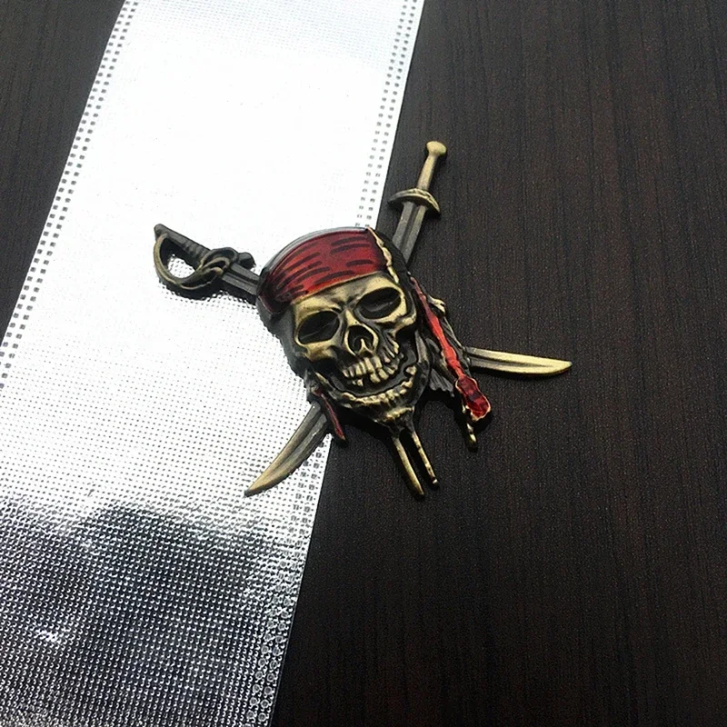Car Styling 3D Metal Pirate Skull Emblem Badge Stickers Decals Auto Motorcycle Cover Scratches Personality Decor Accessories