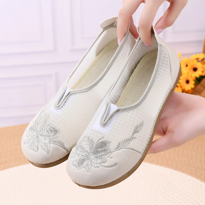 Women's Summer New Embroidered Mom Shoes Mesh Breathable One Step Casual Single Shoes Soft soled Flat Shoes