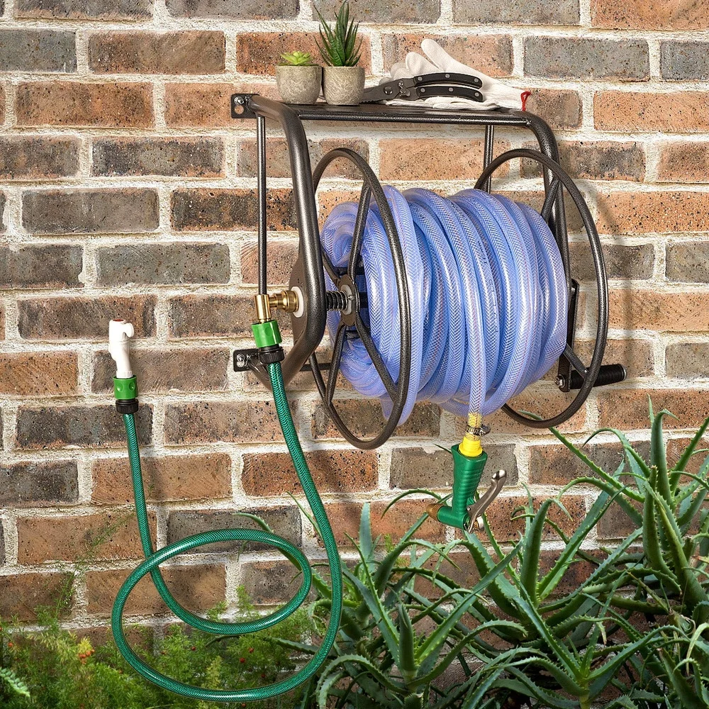 금속 벽걸이 호스 릴 200피트 용량 내구성 있는 구조 간편 설치 자외선 차단 정원 호스 정리대