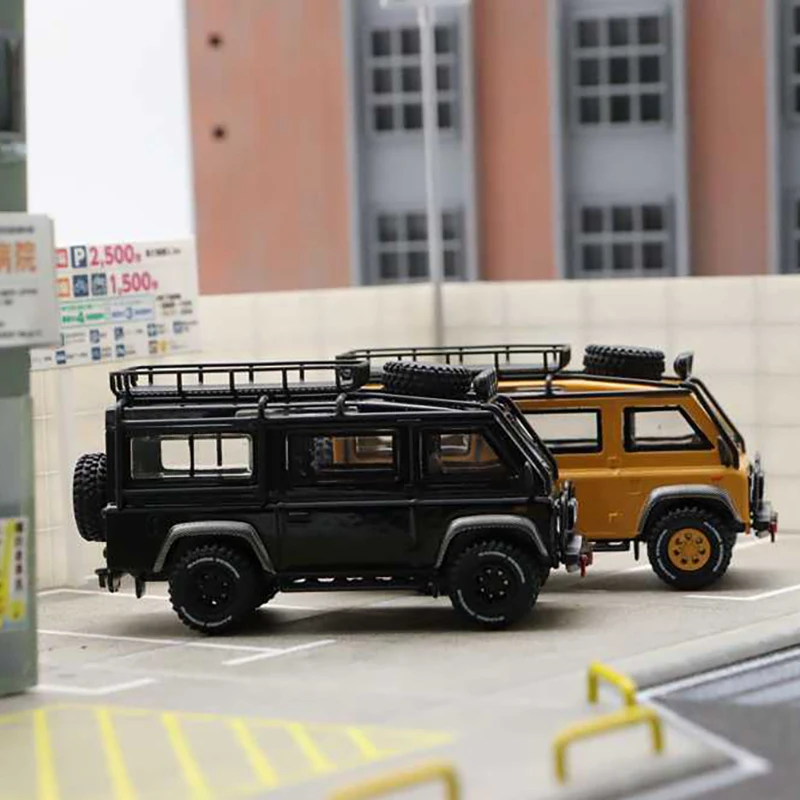 Diecast Model Car Master 1:64 Land Rover Defender Alloy Car Model Toys for Boys Van Camping Off-road Vehicle Collection Display