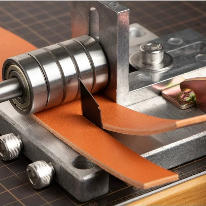 Leather Goods Cutting Machine Manual Belt Strip Slitting Splitting Tool for Strap Belt Cutting DIY Leather Strip Processing Work