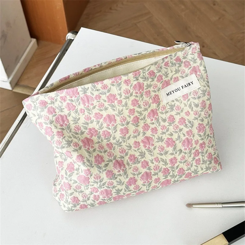 New Arrival High Aesthetic Unique Large Capacity Cosmetic Bag Portable Handheld Jacquard Storage Pouch Elegant Toiletry Holder