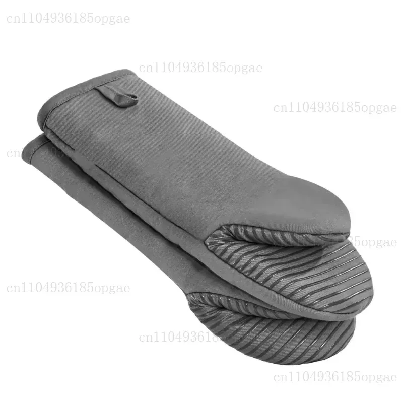 High temperature resistance of 500 degrees Fahrenheit, lightweight cotton oven gloves, non-slip silicone strips, mini baking