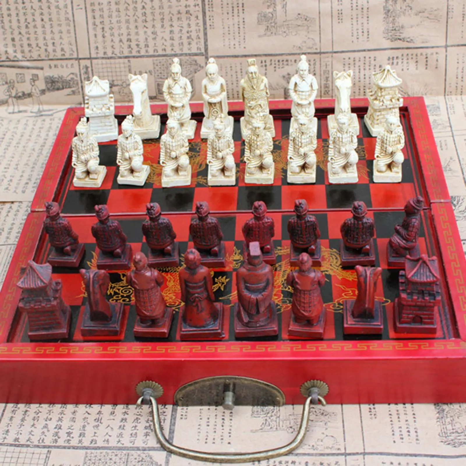 Handmade Retro Resin Chess Set with Folding Wooden Chess Board and 3 Carved Chess Pieces