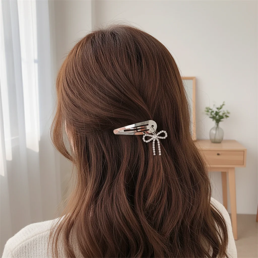 

Серебряная заколка для волос с бантом и стразами, 1 шт., элегантный дизайн для женщин, для повседневного использования