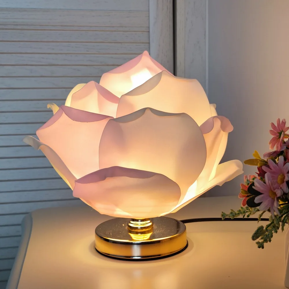 Creative Large Rose Table Lamp, Lotus Lamp, Dreamy Wedding Bedside Table Lamp for Girls' Bedrooms