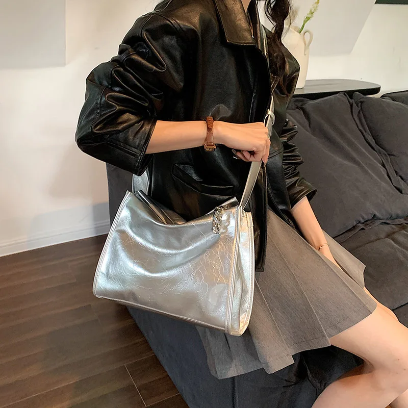 Small Silver Shoulder Bags for Women 2023 Designer Fashion Handbags Trend Leather Underarm Shoulder Side Ladies Crossbody Bag