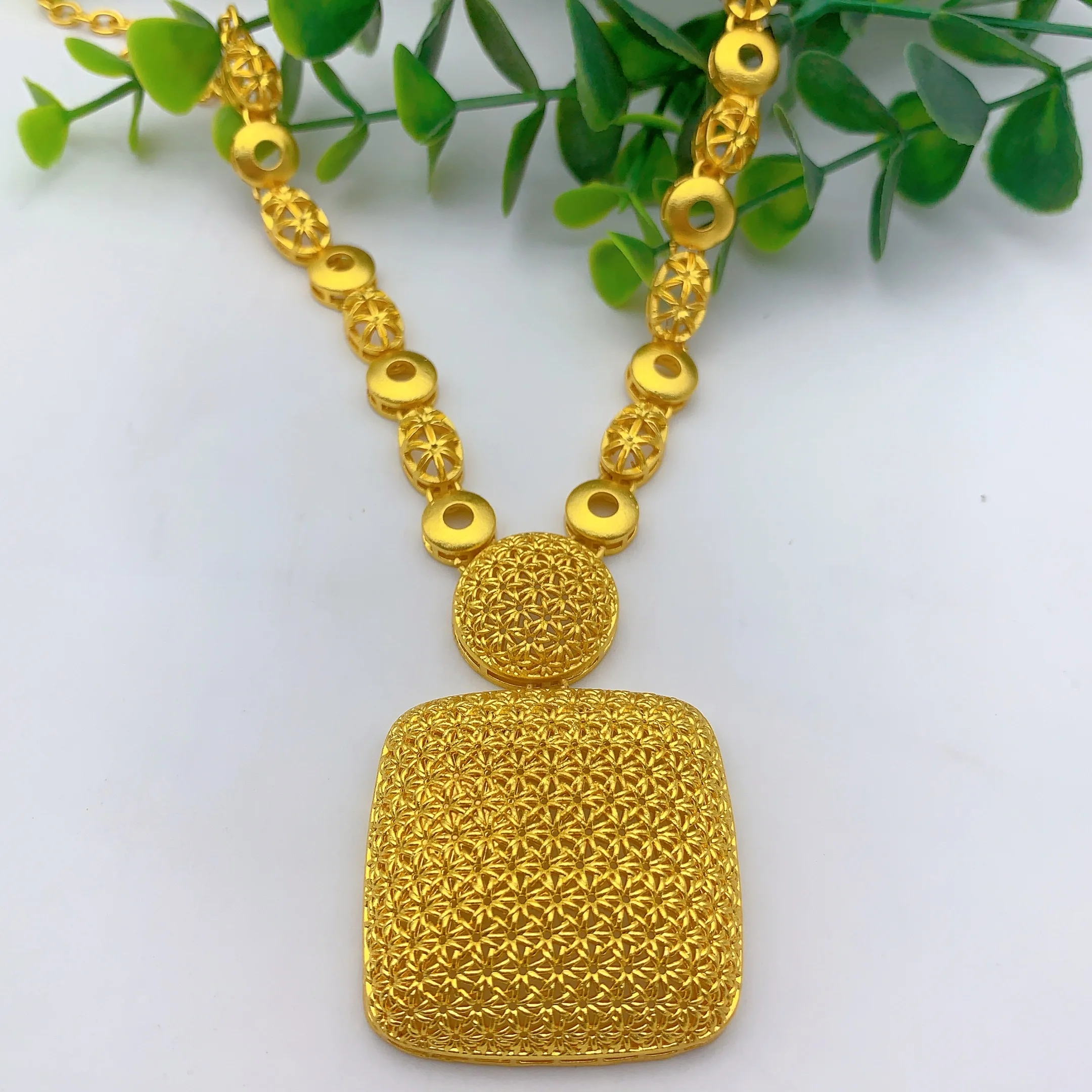 Indiase sieraden sets voor vro - Women Accessories Dubai recensie en prijs