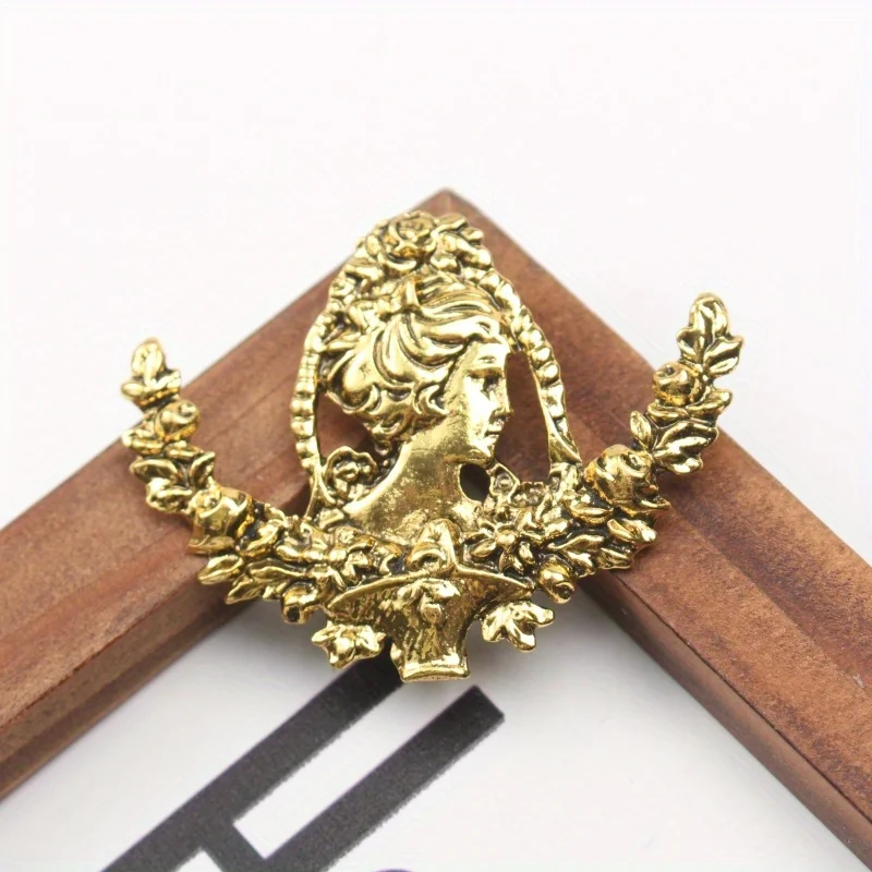 Vintage Luxury Brooch Baroque Medieval Accessories Clothing Ladies Accessories Gift