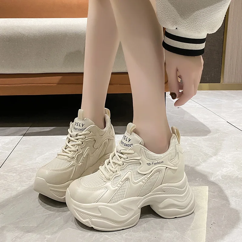 Bild 4: Erhöhte Sneaker für Damen Frühling und Sommer Neue Schuhe mit dicker Sohle Modische und vielseitige atmungsaktive Freizeitschuhe für Damen