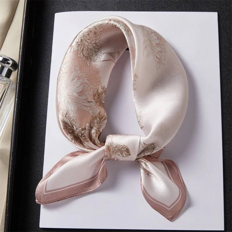 Women's small square scarves, versatile spring and autumn fashion scarves, thin and stylish