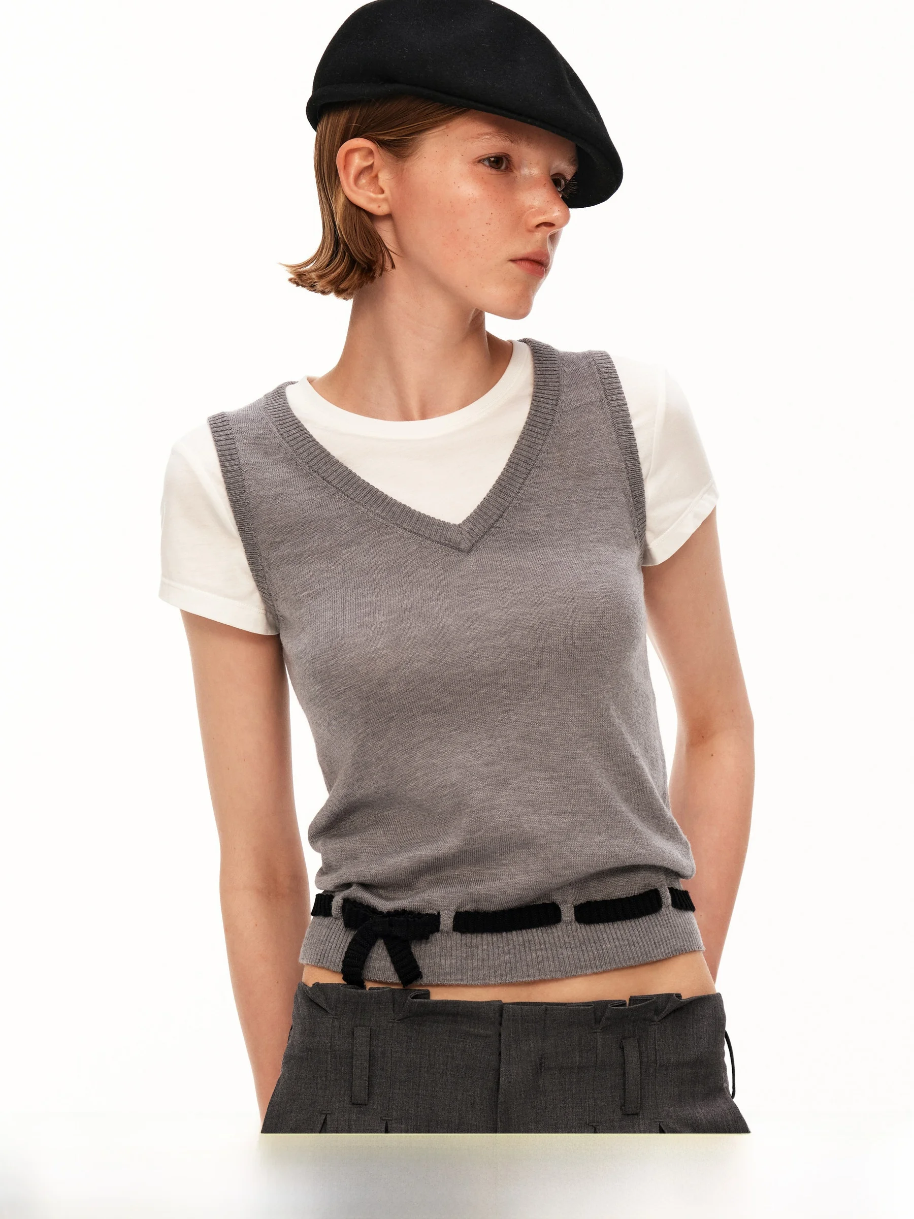 

Puki Original Retro Knot Vest Versatile Layering V-Neck Sleeveless Tank Top Women's Fashion Spring 2026