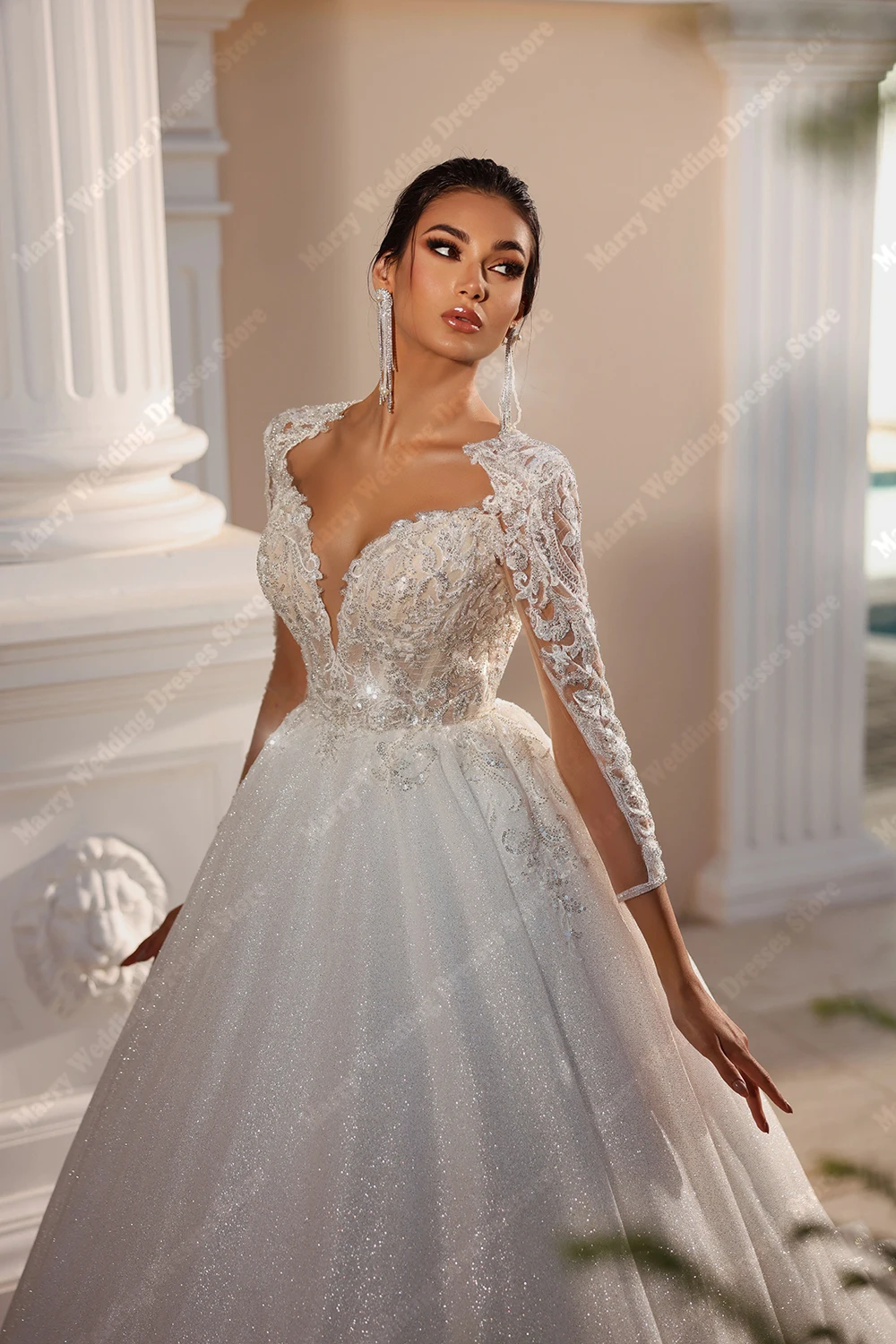 Bellissimi abiti da sposa da donna Lussuosi applicazioni in pizzo A-Line Tulle Abiti da sposa Banchetto di fidanzamento Abiti da principessa personalizzati