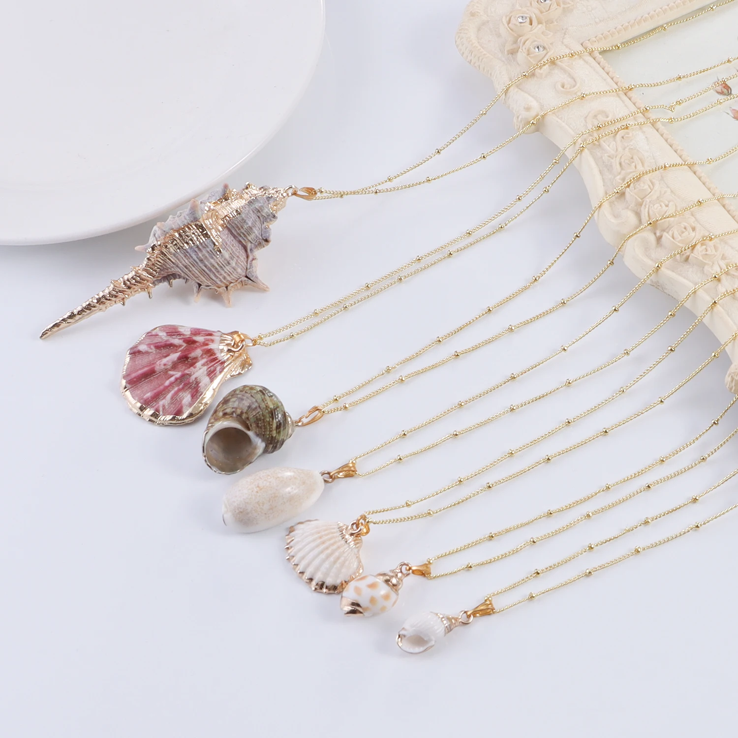 Summer Beach Necklace - Natural Conch Shell Pendant Gold Plated Rim Boho Sea Jewelry for Women Personalized Niche Necklace
