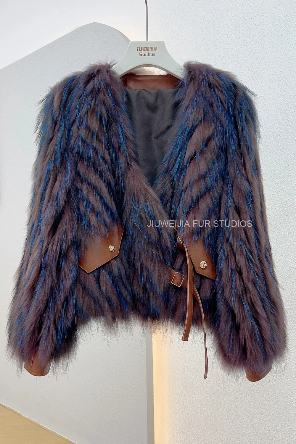 2026 Winter New Fur Strip Sewed Together Short Style Thin Raccoon Fur Fox Fur Coat Young Women's Coat