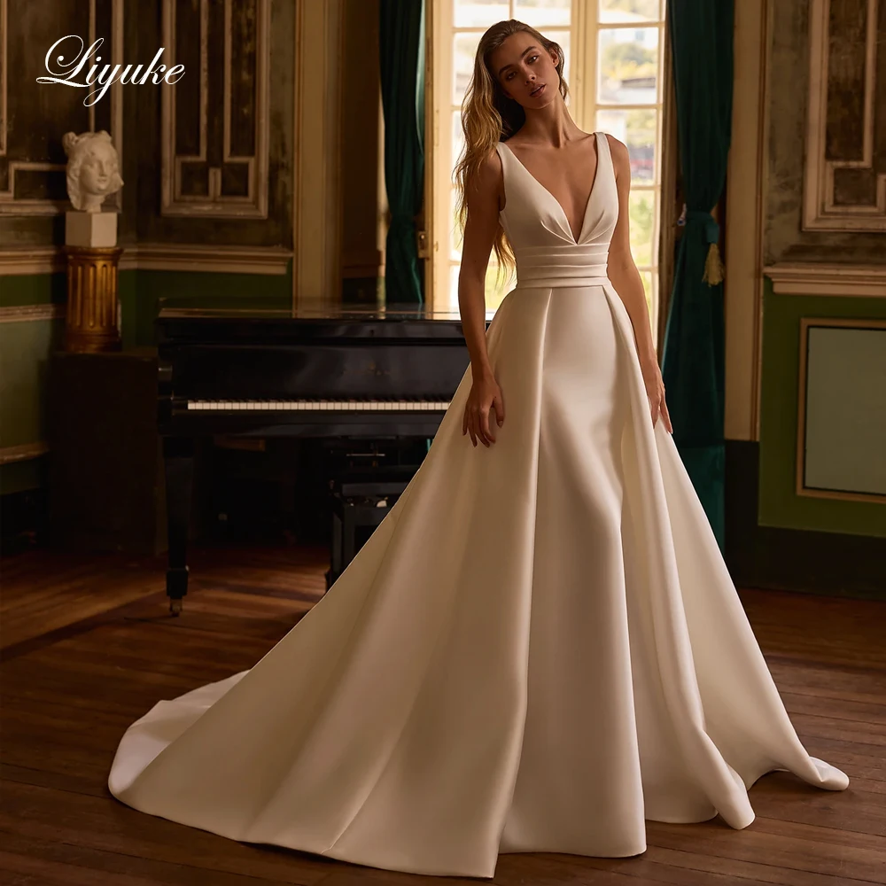 Liyuke Custom Made Luxury Satin Deep V-neck A-Line Wedding Dress Puffy With Pleats Sleeveless Trumpet Bridal Gown