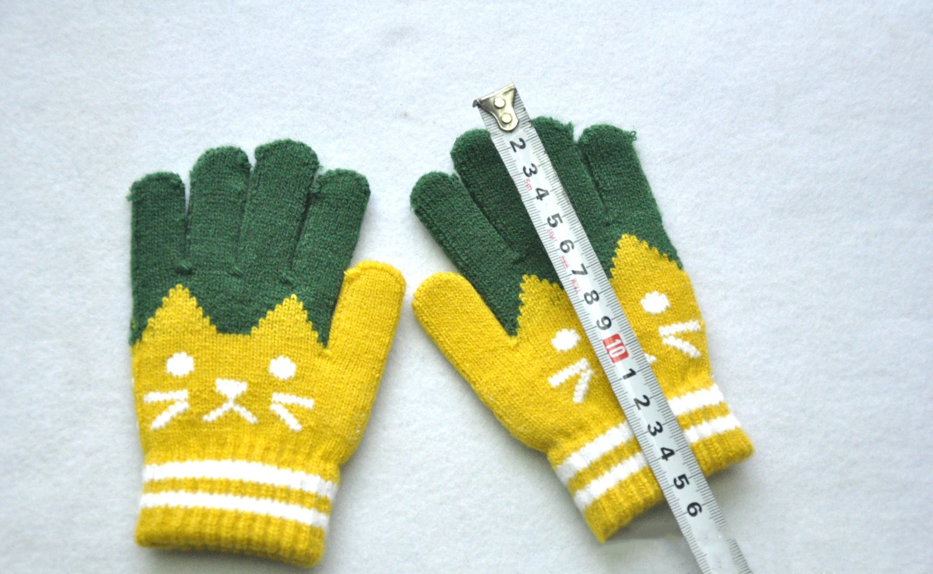 Cute 6-11Y Children Thickened Warm Gloves For Students Winter New Cat Knitted Mittens Outdoor Knitting Cycling Skiing Gloves