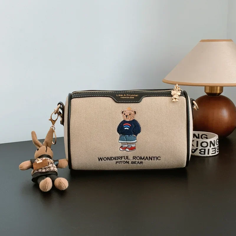 Borsa a tracolla in tela ricamata alla moda Borsa a tracolla casual da donna con texture e modello di orso dei cartoni animati