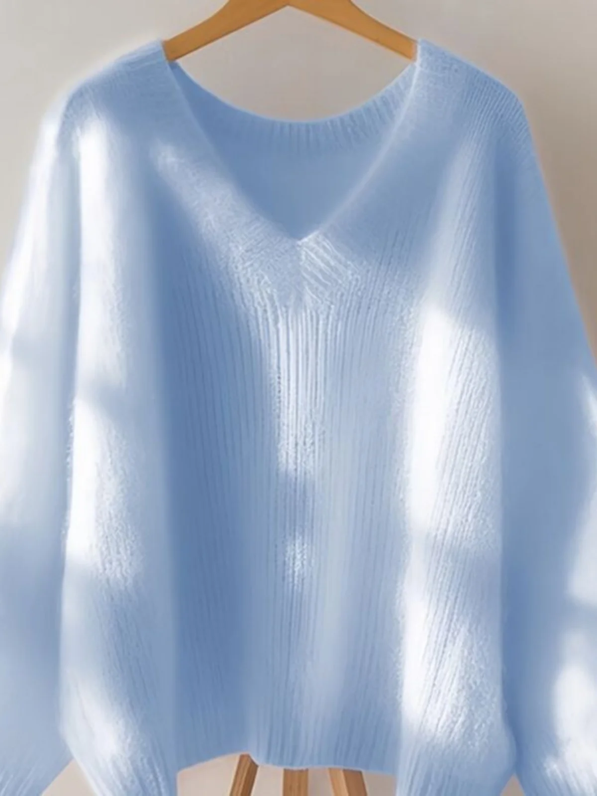 

Мягкий голубой вязаный свитер с V-образным вырезом для женщин, модный весенний вариант 2025 года, для повседневной носки, удлиненный, стандартной длины, удобный, шикарный топ