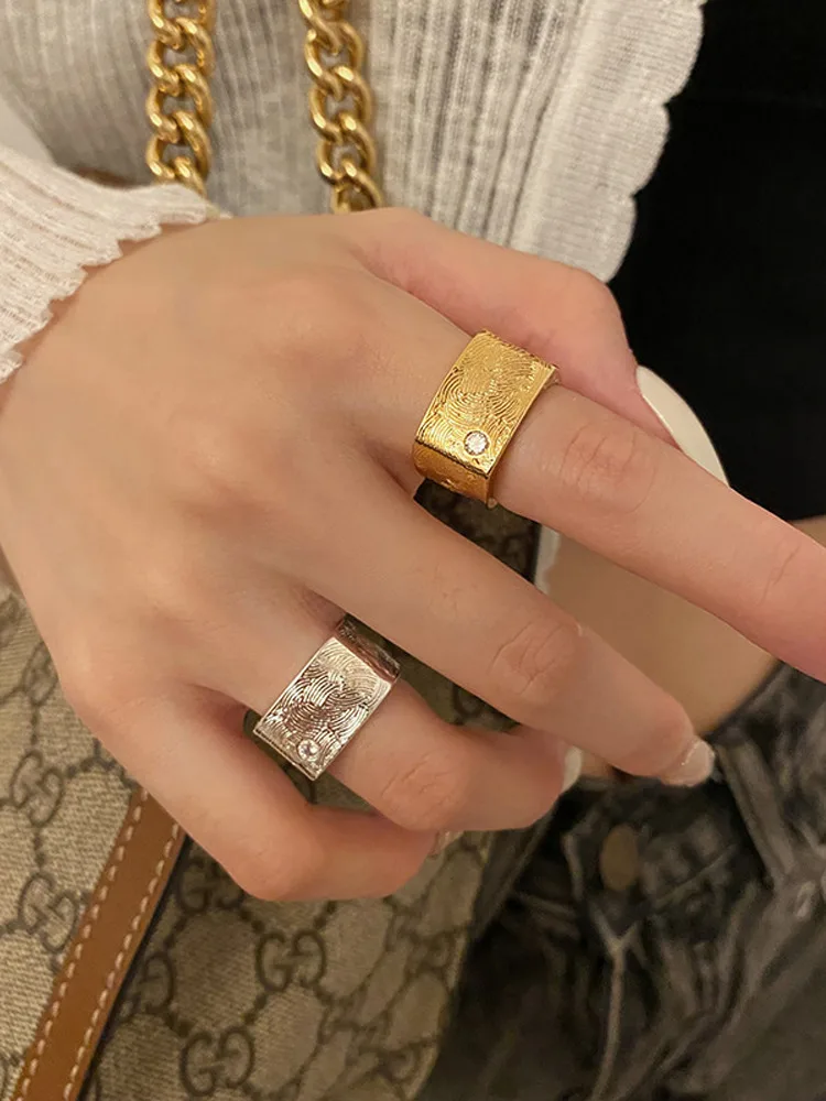 

Fashionable Metal Open Ring with Embedded Diamonds Unisex Square Gold Ring Irregular Fingerprint Texture Original Design