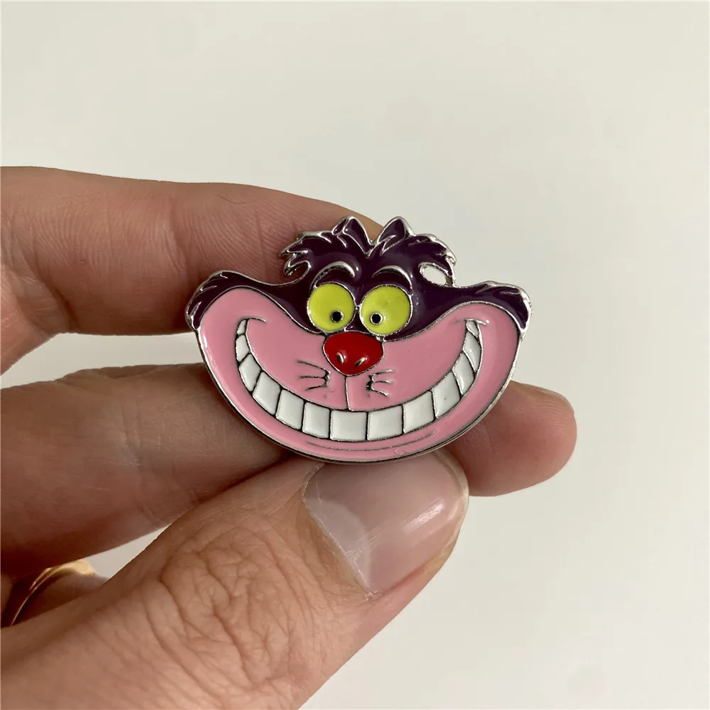 Disney Brooch Pin Cartoon Potato Couple Winnie Bear Cheshire Cat Metal Badge Fashion Women\'s Ornaments Lapel Pins Clothing Gifts