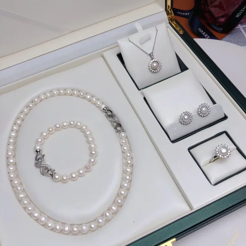 

Elegant Versatile Eight-Character Buckle One-For-Two Necklace with Sunflower Three-Piece Trendy Set