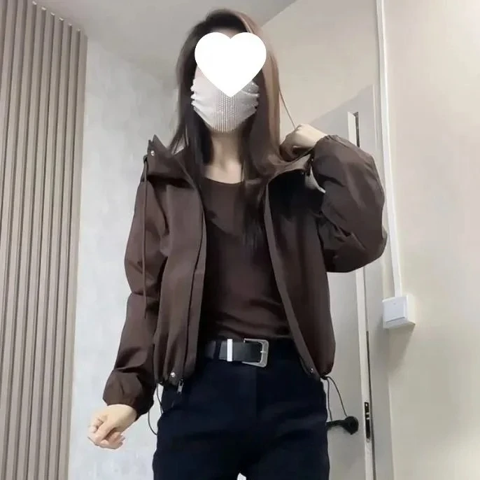 

2025 Red Hooded Jacket Loose Autumn Versatile New Style Outdoor Short Coat Trendy Women's Jeans Jacket Casual Wear