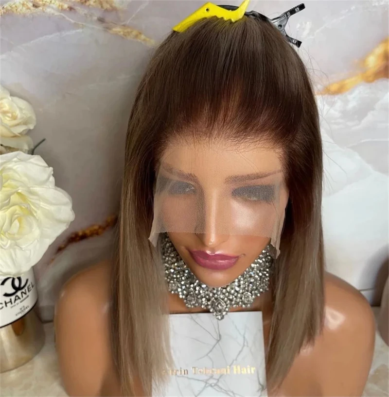 

Парик для вечеринки Натуральная предварительно выщипанная линия волос 13x4 Коричневый с омбре и светлыми полосками Парик HD Синтетический парик на кружеве спереди Короткий прямой боб