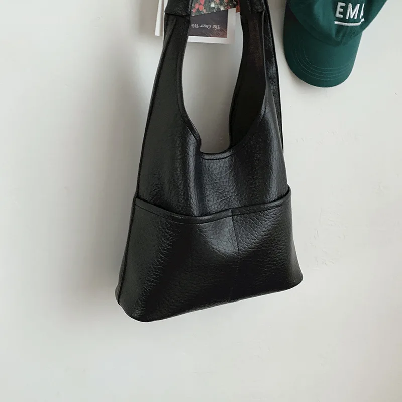 Shoulder Bag Women's Handbag Retro High-end Commuting Large Capacity Underarm New Soft Faced Handbag Multifunctional