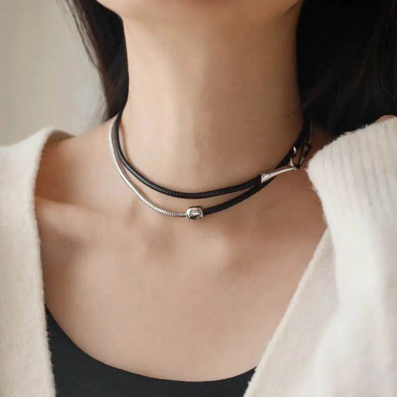 Black leather metal necklace for women Sweet cool hot girl style rope snake bone chain