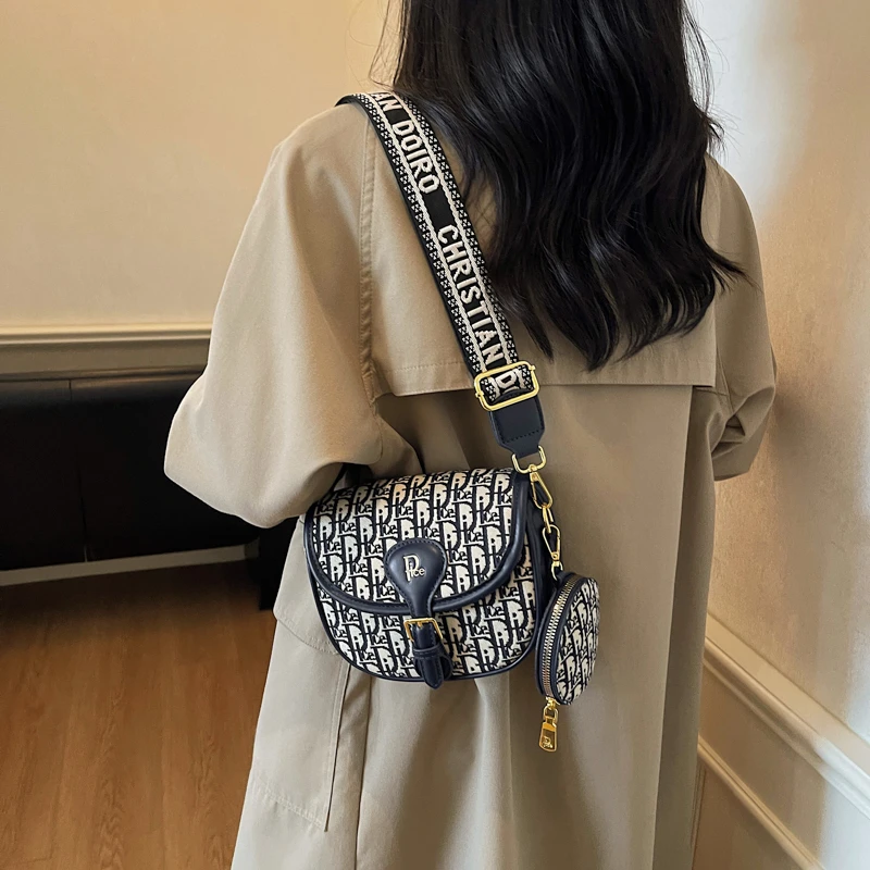 حقيبة كروس نسائية كلاسيكية مصممة من الجلد الفاخر حقيبة كتف عصرية للارتداء اليومي الحديث #1