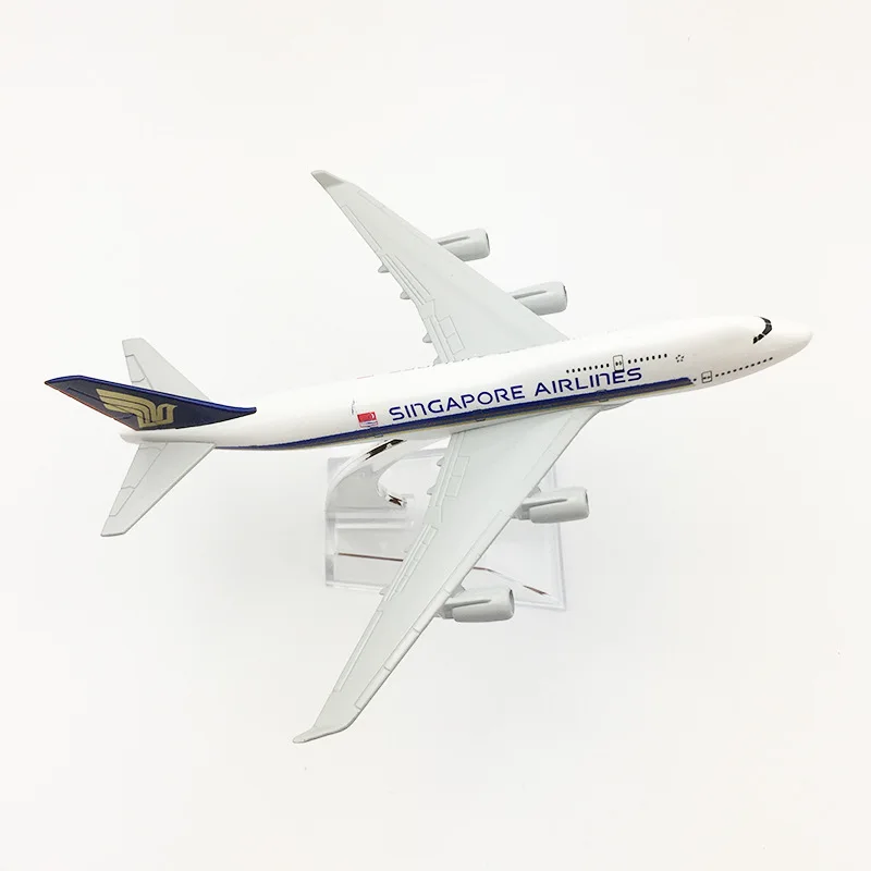 Готовый сувенир из сплава, 747 16 см, Singapore Airways B747, модель самолета с подставкой для авиационной коллекции хобби, игрушка в подарок