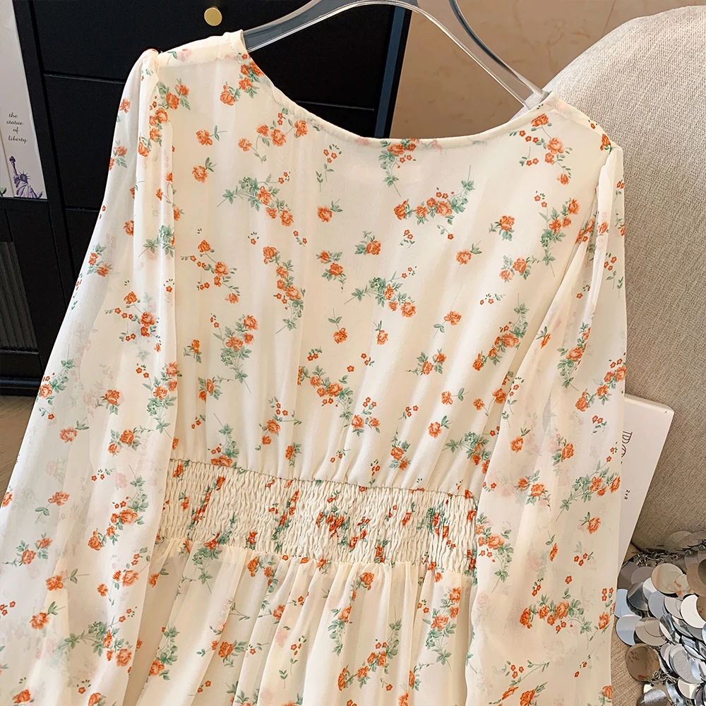 Plus-size Women's Autumn Casual Commuting Loose and comfortable dress Apricot chiffon printed lace patchwork lined long dress