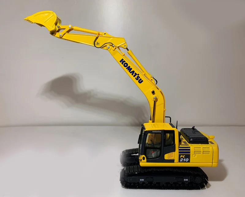 

1:50 KOMASTU PC210LC-10 Excavator Model Gifts Souvenir Toys