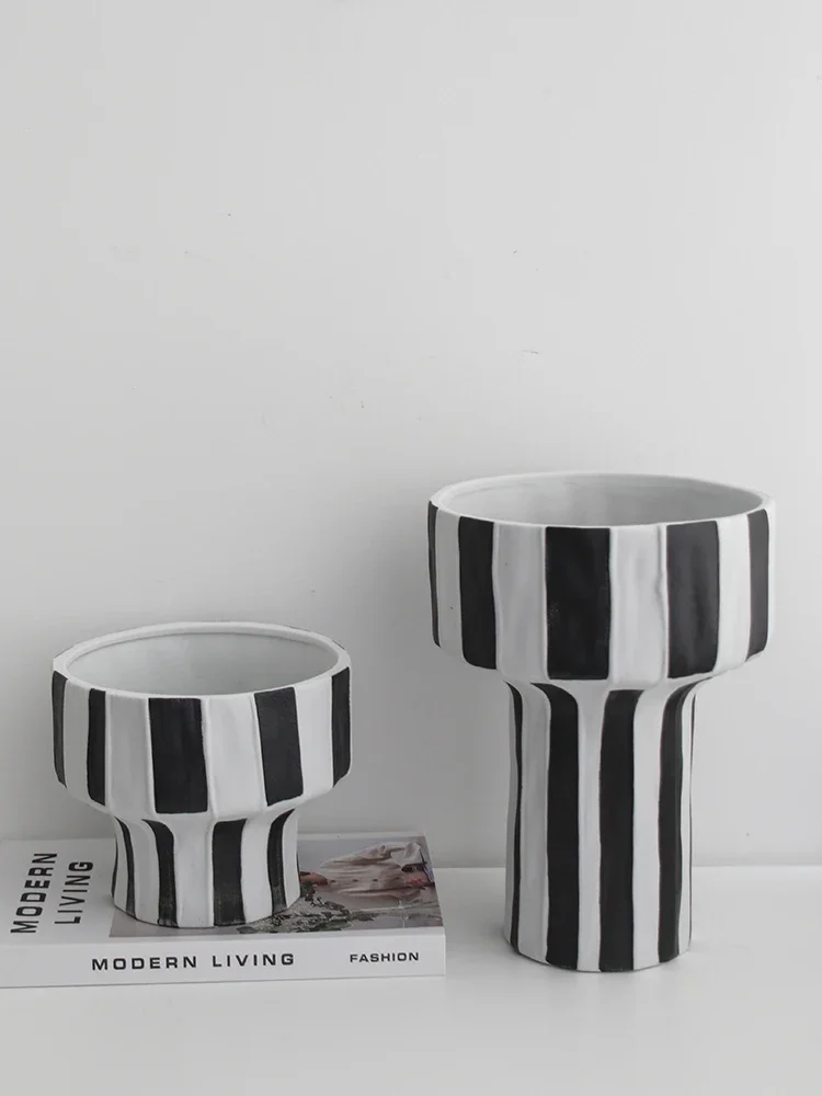 مزهرية سيراميك أبيض وأسود مخططة واسعة الفم اناء للزهور ترتيب اكسسوارات ديكور المنزل المزهريات الأواني