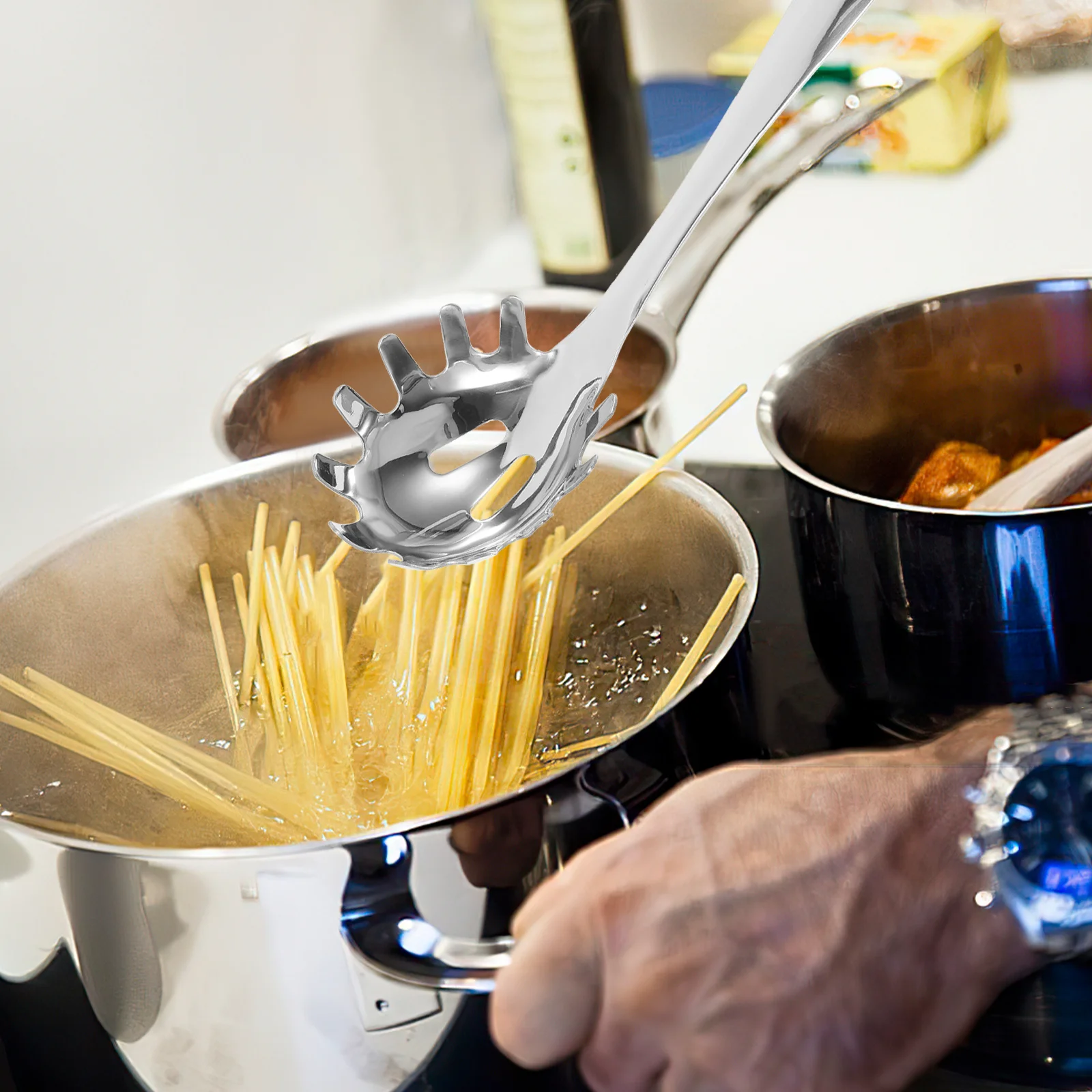 

Stainless Steel Noodle Strainer Silver Rust Resistant Long Handle Kitchen Utensils Noodles Filter for Home Noodle Strainer