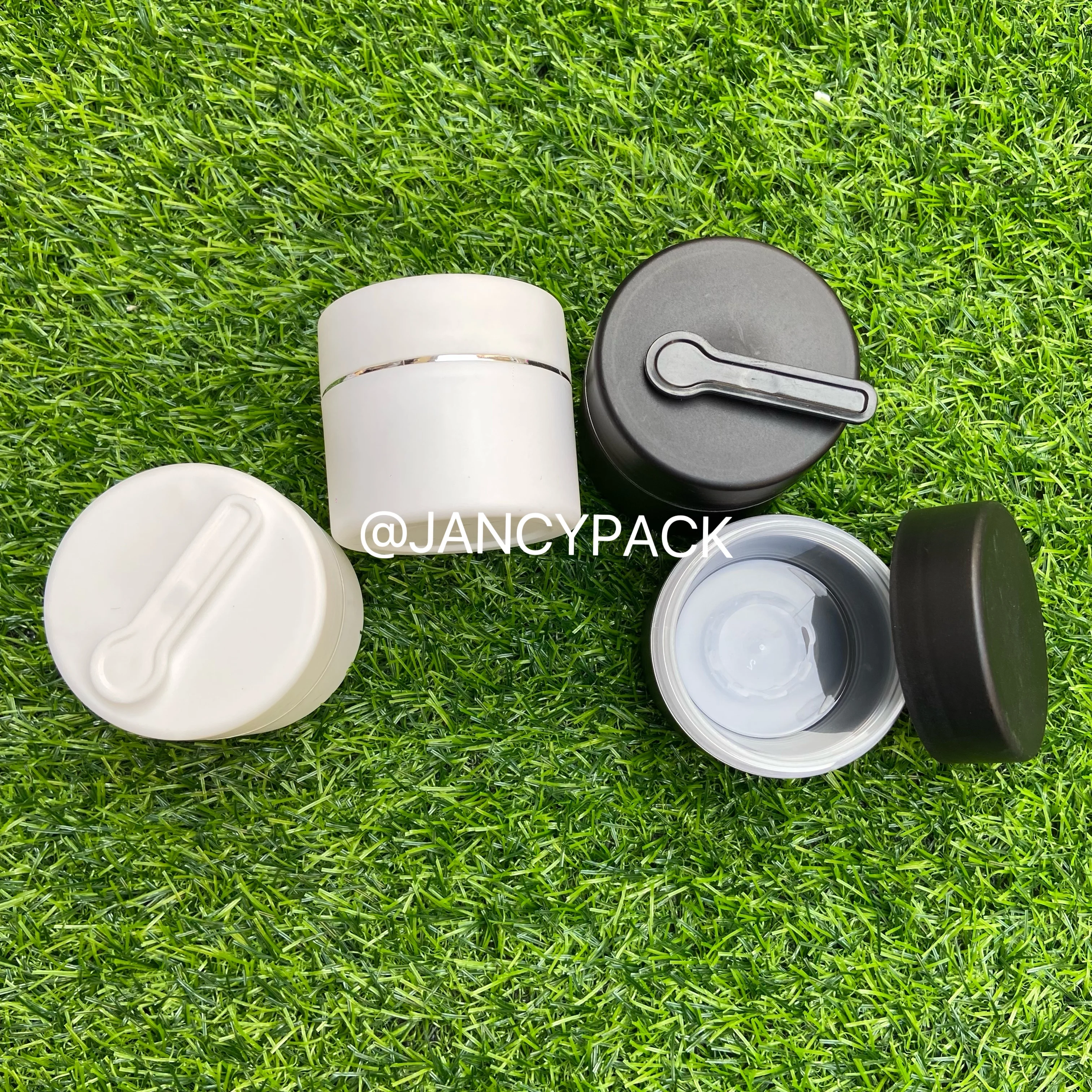 30/50g Matte White Black Cosmetic Cream Jar Round Skin Care Cream Packaging Container With Spoon Plastic Empty Makeup Jar Pot